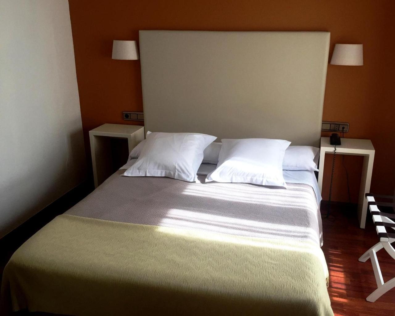 Hotel Ovetense Oviedo Dış mekan fotoğraf